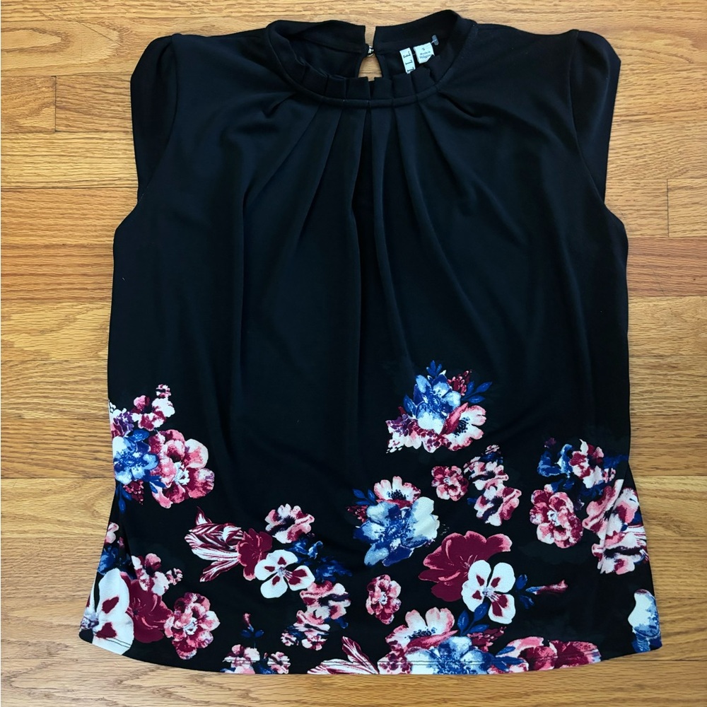 Elle Top Women’s Small Black Floral Multicolor Shirt Ruffled Neckline NWOT